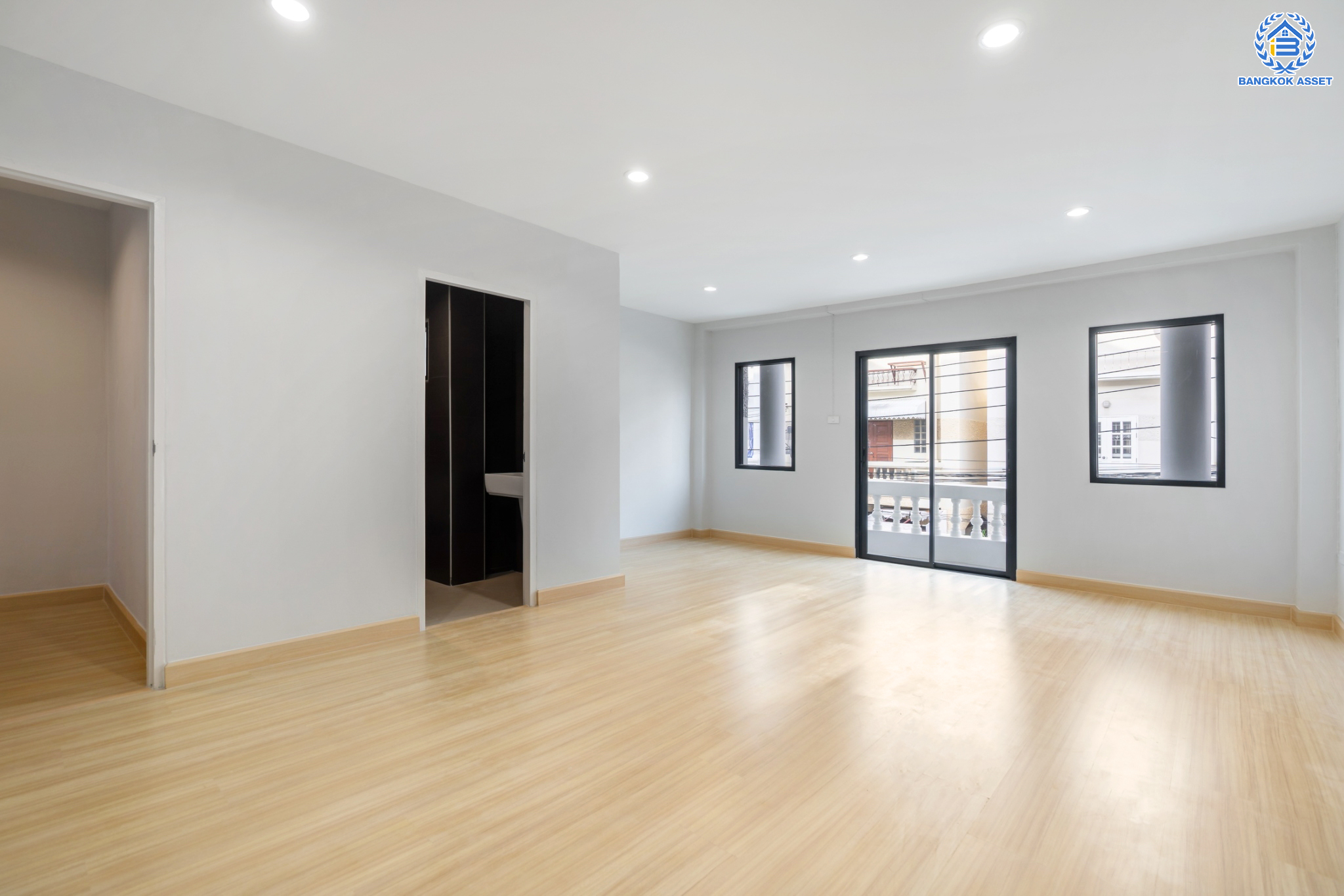 บ้านมือสองตกแต่งใหม่ ม.พิบูลย์การ์เด้นวิลล์ พิบูลย์สงคราม-พระราม5 ทาวน์โฮม 3 ชั้น หลังใหญ่! เนื้อที่ 26.1 ตร.ว. ฟังก์ชัน 4 ห้องนอน 5 ห้องน้ำ (มีห้องน้ำในตัวทุกห้อง) จอดรถได้ 2 คัน บนสุดยอดทำเล! เชื่อมถนนพิบูลย์สงคราม, วงศ์สว่าง, นครอินทร์ และติวานนท์ ใกล้จุดขึ้นทางด่วนศรีรัช-วงแหวนรอบนอก ใกล้รถไฟฟ้า "สถานีแยกติวานนท์"